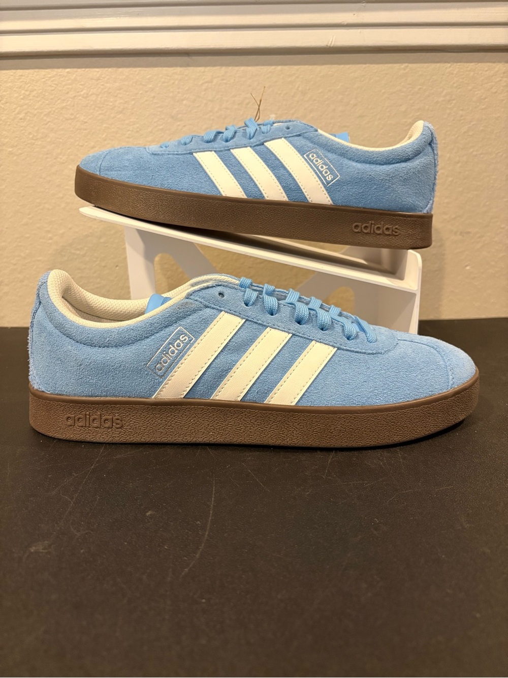 Adidas VL Court 2.0 JI0496 Suede Baby Blue Gum Bottom Mens Sz 8.5 Fast Shipping